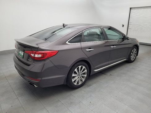 Used 2016 Hyundai Sonata Sport w/ Option Group 1V FWD image 9
