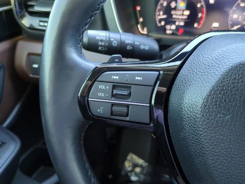 Used 2025 Honda Pilot Elite image 21