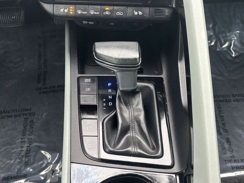 Used 2025 Hyundai Elantra Limited image 37