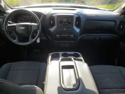 Used 2019 Chevrolet Silverado 1500 Custom w/ Custom Value Package AWD/4WD image 10