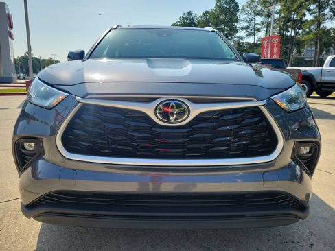 Certified 2021 Toyota Highlander XLE FWD image 7