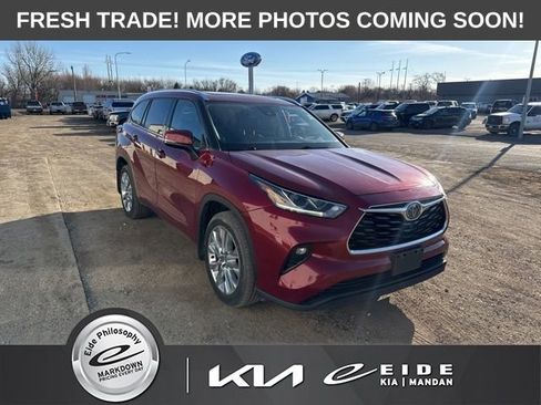 Used 2020 Toyota Highlander Limited image 1