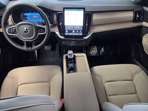 New 2026 Volvo XC90 T8 Plus w/ Protection Package Premier AWD/4WD image 13