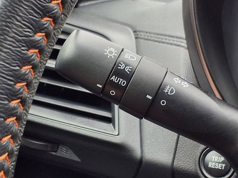Used 2018 Subaru Crosstrek 2.0i Premium AWD/4WD image 12