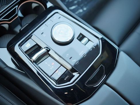 New 2026 BMW i5 eDrive40 w/ M Sport Package image 18