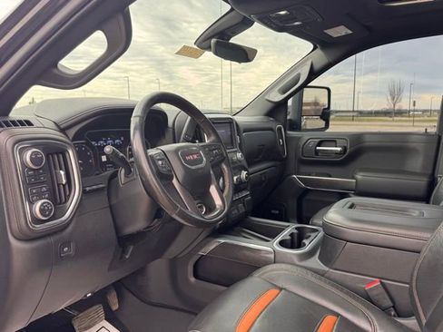 Used 2020 GMC Sierra 1500 AT4 w/ AT4 Premium Package AWD/4WD image 8