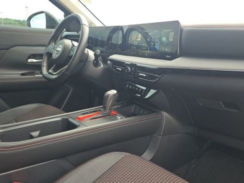 Used 2026 Nissan Kicks SR FWD image 20