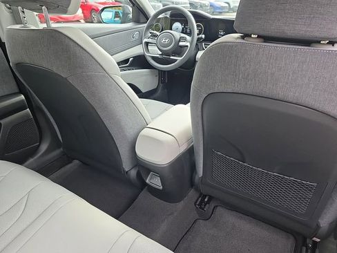 New 2026 Hyundai Elantra Limited FWD image 20