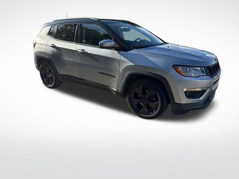Used 2021 Jeep Compass Latitude w/ Sun and Sound Group FWD image 2