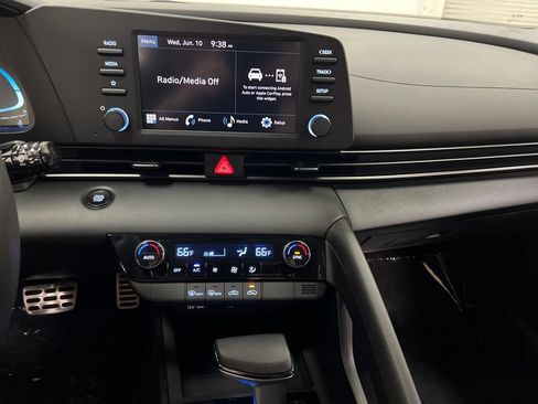 Used 2025 Hyundai Elantra Sport FWD image 18