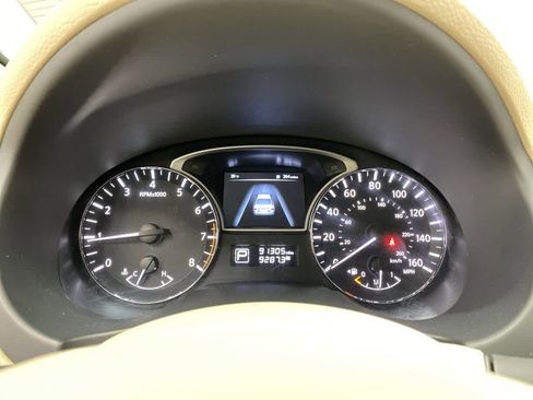 Used 2015 Nissan Altima 2.5 SV w/ Convenience Package image 29