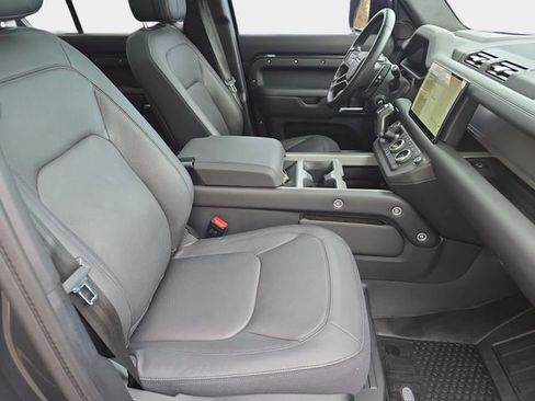 Used 2025 Land Rover Defender 130 V8 image 12