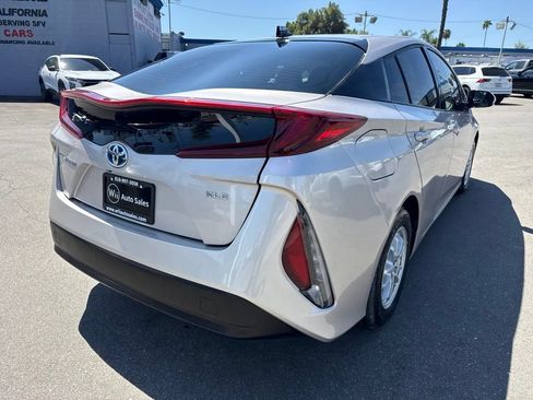 Used 2020 Toyota Prius Prime XLE w/ Carpet Mat Package FWD image 4