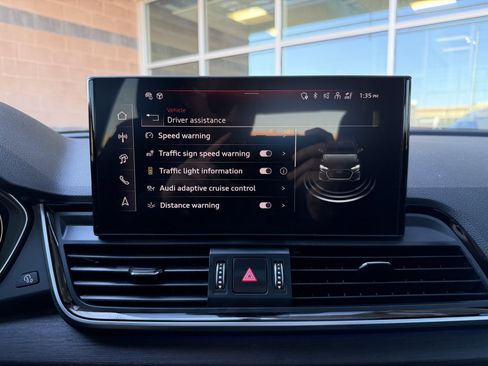 Used 2025 Audi Q5 e Premium Plus w/ Premium Plus Package image 23