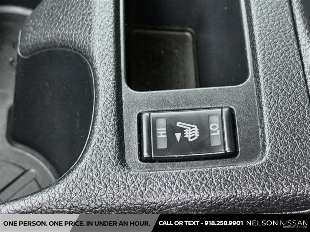 Certified 2017 Nissan Rogue SV w/ SV Premium Package FWD image 20