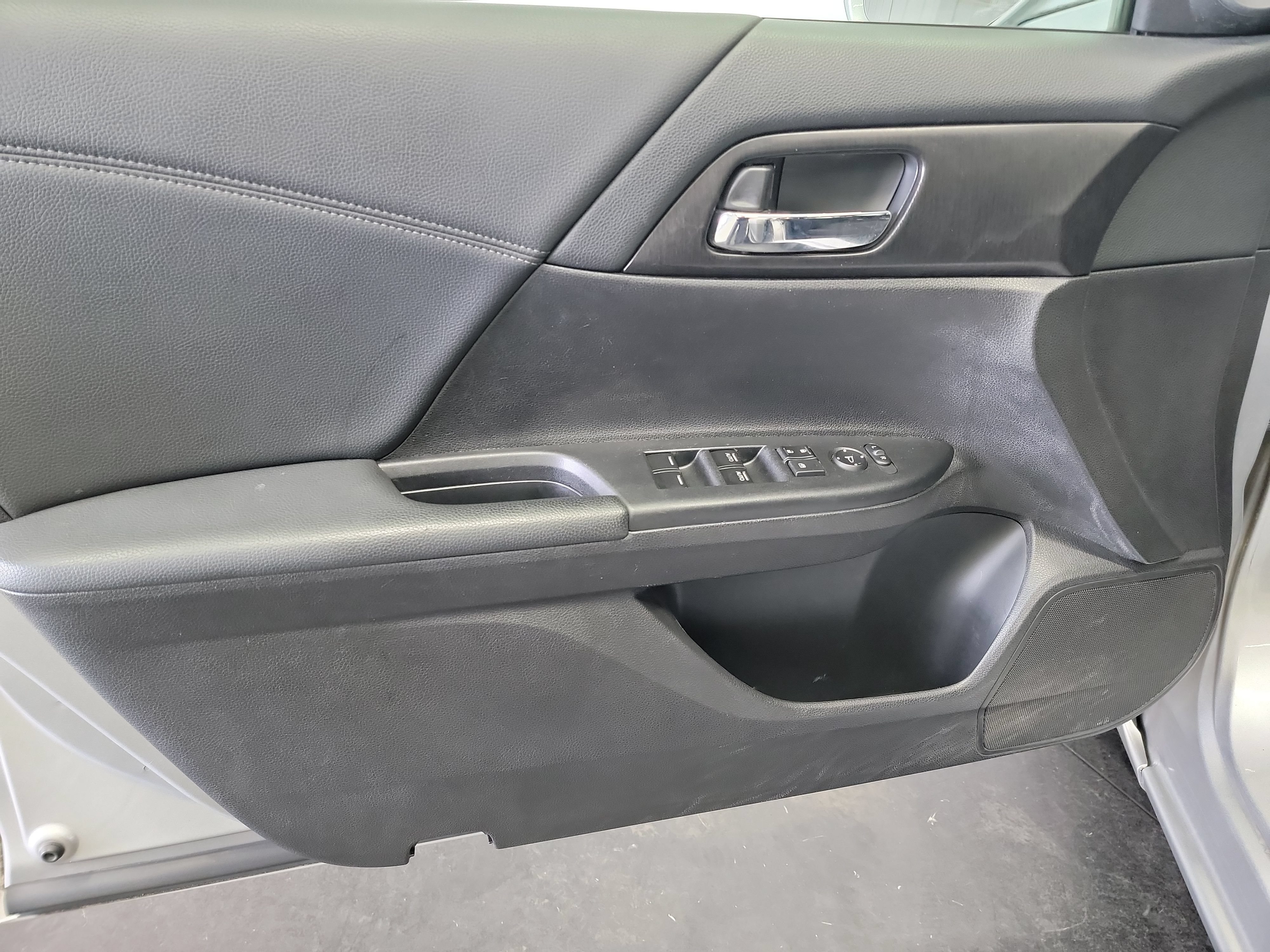 Used 2015 Honda Accord EX image 15