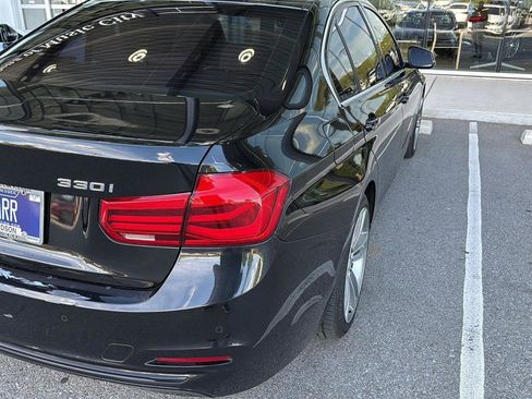 Used 2017 BMW 330i Sedan RWD image 6