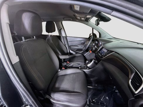 Used 2020 Chevrolet Trax LS FWD image 24