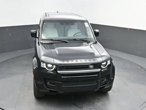Used 2025 Land Rover Defender 110 X-Dynamic SE AWD/4WD image 37