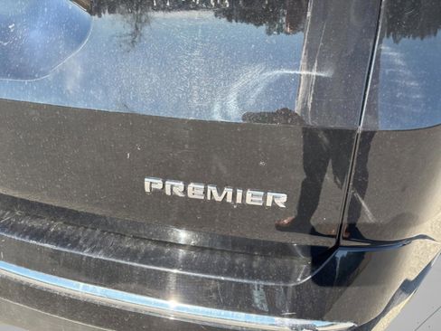 Used 2023 Chevrolet Traverse Premier image 29