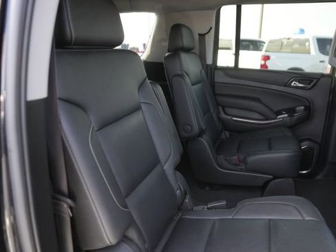 Used 2020 Chevrolet Suburban LT w/ Luxury Package image 19
