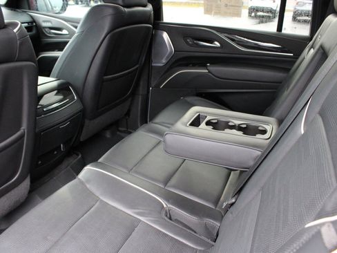 Used 2022 Cadillac Escalade ESV Sport w/ Touring Package image 18