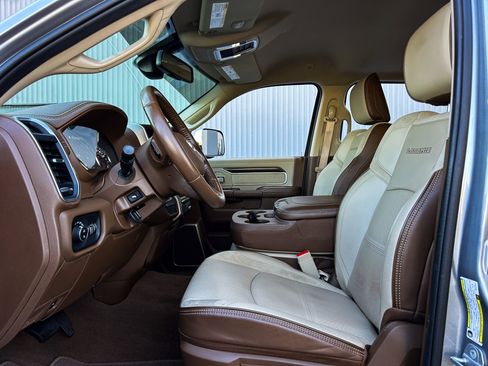 Used 2022 RAM 3500 Laramie image 26