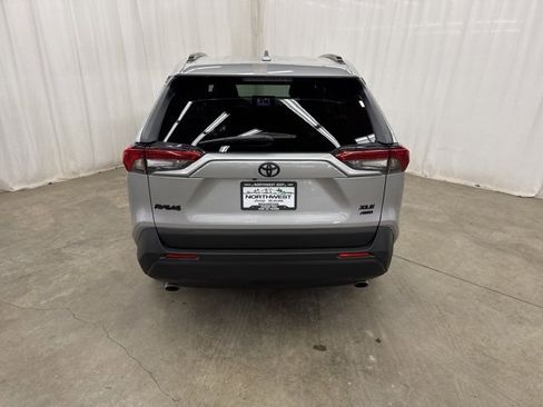 Used 2022 Toyota RAV4 XLE image 28