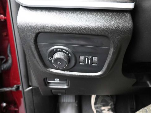 Used 2023 Jeep Grand Cherokee Limited image 10