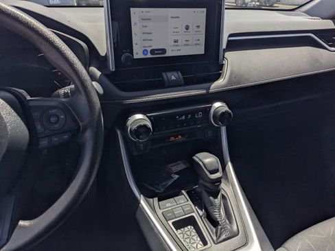 Used 2024 Toyota RAV4 XLE w/ Convenience Package FWD image 10