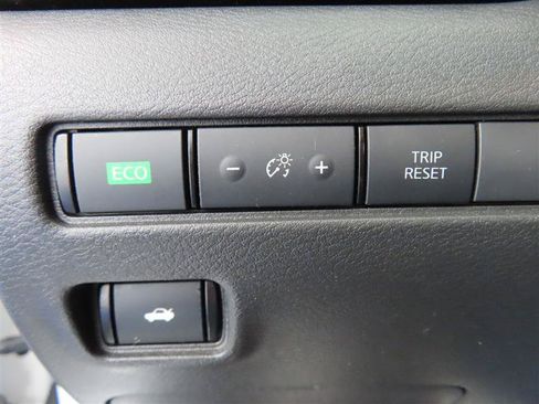 Used 2023 Nissan Sentra SV FWD image 18