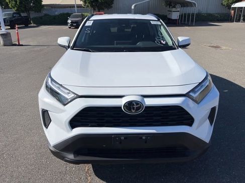 Used 2025 Toyota RAV4 XLE AWD/4WD image 2