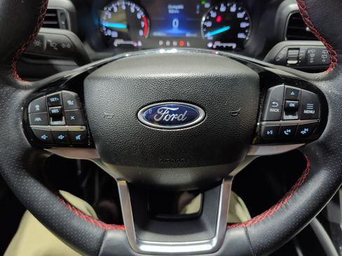 Used 2023 Ford Explorer ST-Line w/ Class IV Trailer Tow Package image 10