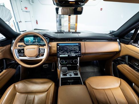 Used 2023 Land Rover Range Rover Long Wheelbase SE image 57