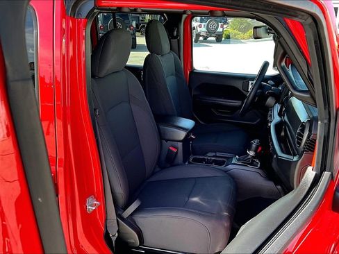 Used 2023 Jeep Wrangler Unlimited w/ 8.4" Radio Group image 16