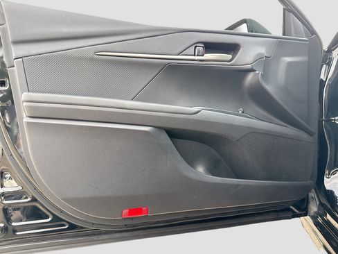 Used 2025 Toyota Camry SE w/ Convenience Package image 20