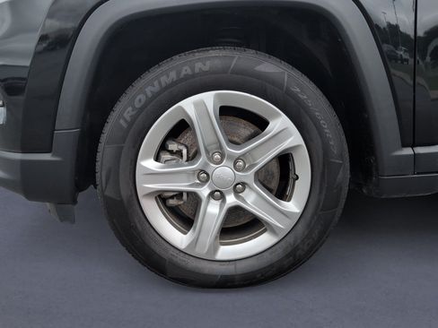 Used 2024 Jeep Compass Latitude w/ Altitude Special Edition AWD/4WD image 29