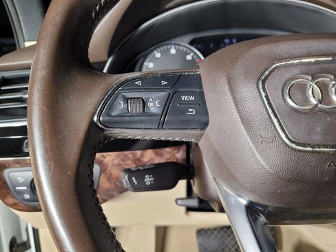 Used 2017 Audi Q7 3.0T Premium image 25