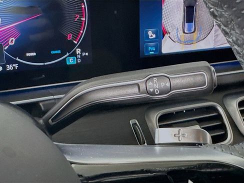 Used 2024 Mercedes-Benz GLS 450 4MATIC image 17