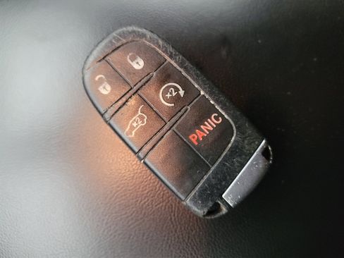 Used 2017 Jeep Grand Cherokee Altitude AWD/4WD image 32