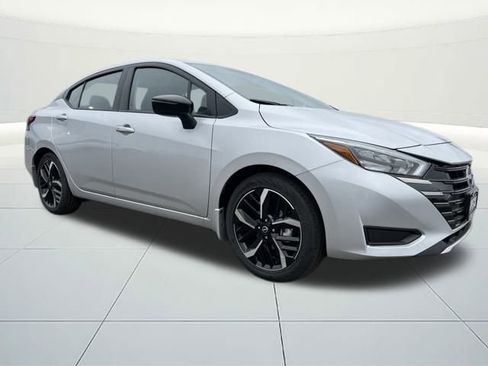 New 2025 Nissan Versa SR image 6