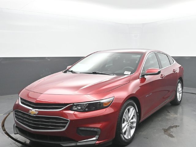 Used 2017 Chevrolet Malibu LT FWD image 1