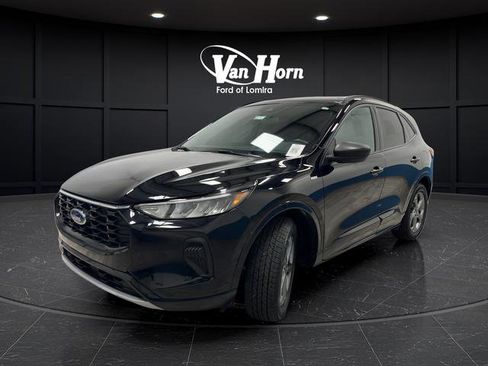 Used 2024 Ford Escape ST-Line w/ Tech Pack #1 AWD/4WD image 3