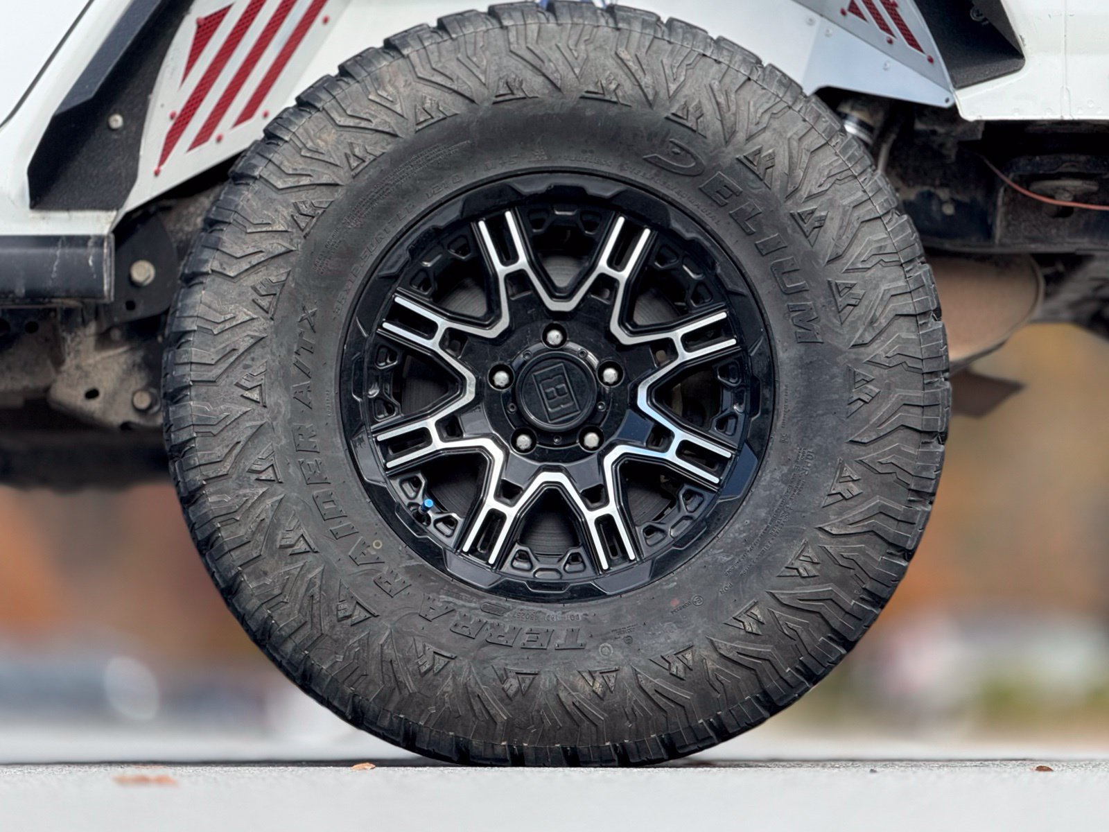 Used 2022 Jeep Wrangler Unlimited Sport w/ Xtreme Recon 35" Tire Package AWD/4WD image 18