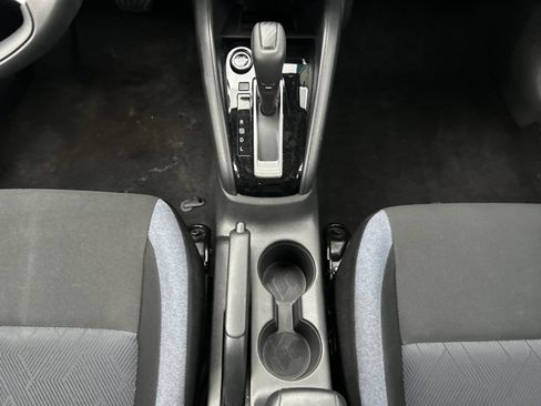 Used 2025 Nissan Versa SV FWD image 21