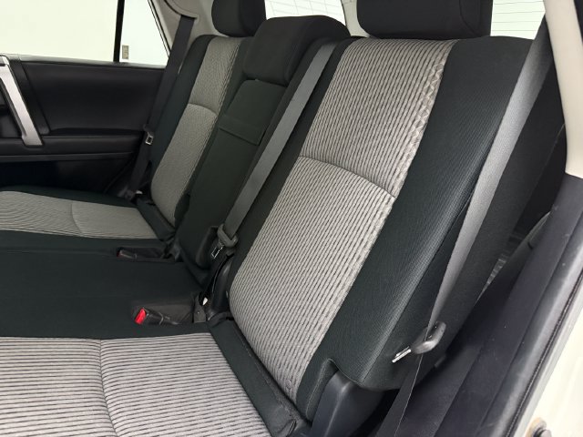 Used 2020 Toyota 4Runner SR5 AWD/4WD image 34
