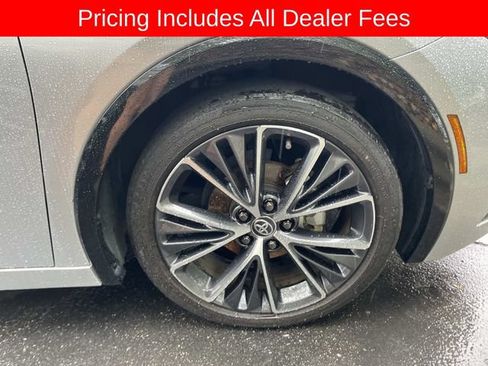Used 2024 Toyota Prius XLE FWD image 9