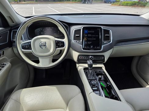 Used 2020 Volvo XC90 T5 Momentum w/ Protection Package Premier AWD/4WD image 27