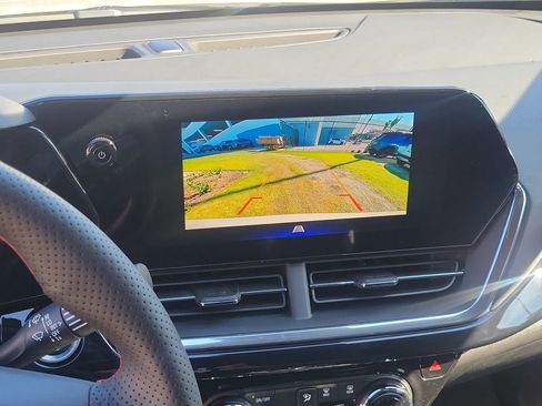 New 2026 Chevrolet Trax RS w/ Sunroof Package FWD image 28