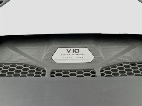 Used 2022 Lamborghini Huracan EVO image 28